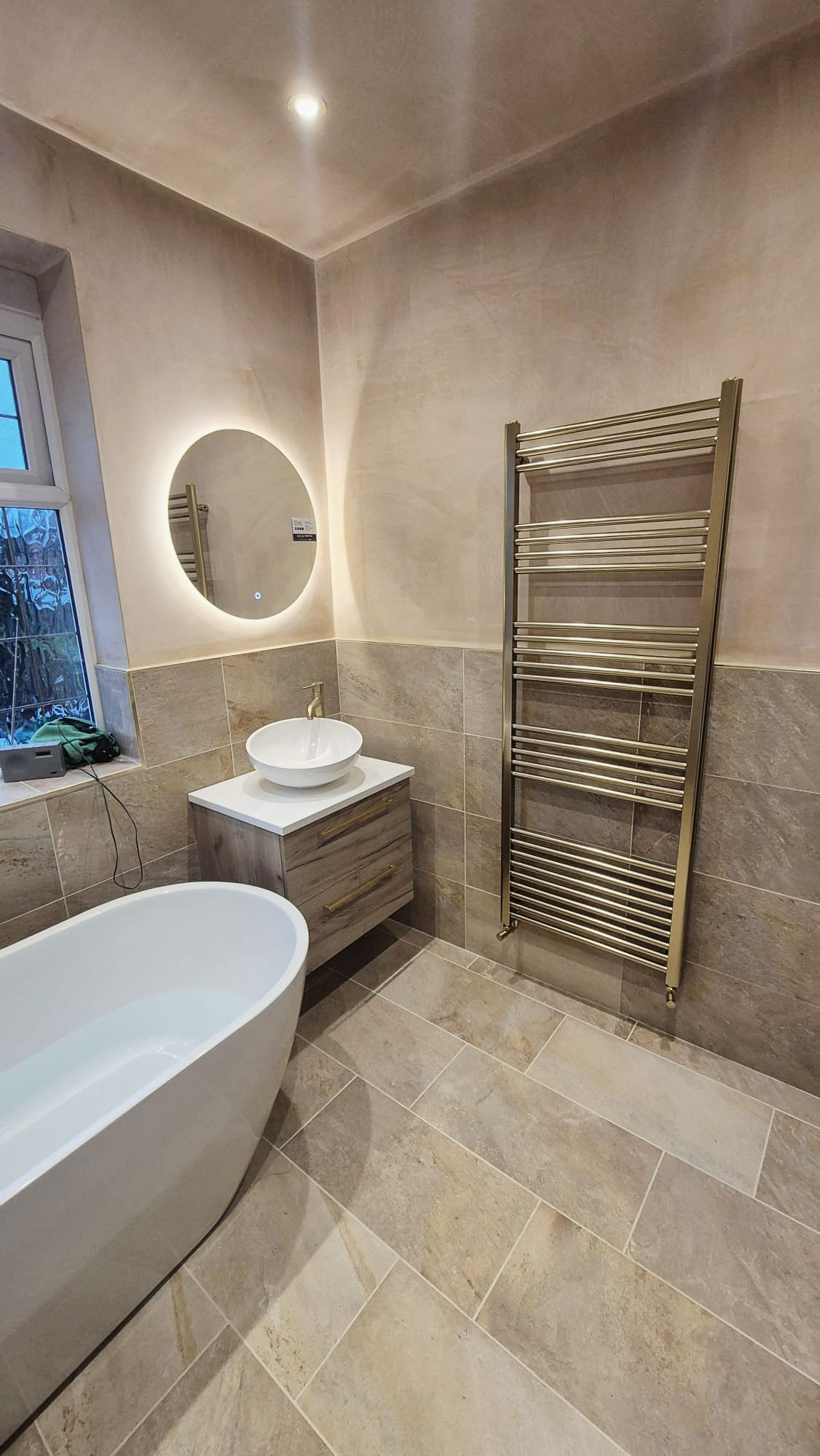 Porcelain marble and microcement bathroom tiles